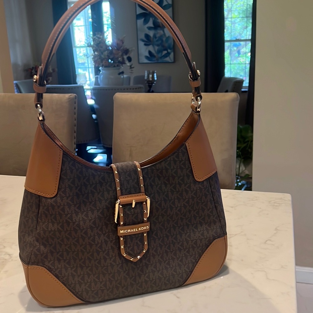 Michael Kors medium shoulder bag NWT